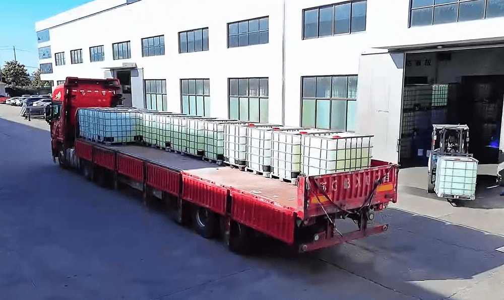 În primul rând clientul: concentrat de spumă personalizat încărcat și gata pentru a fi expediat la locul clientului